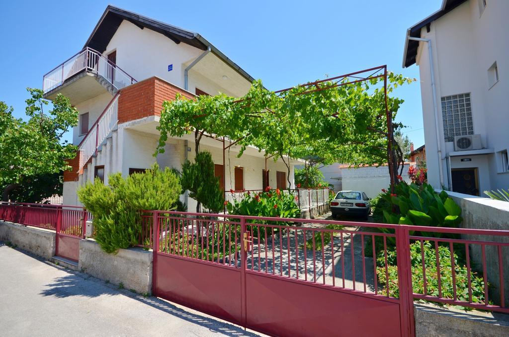Apartments Branko Vodice Esterno foto