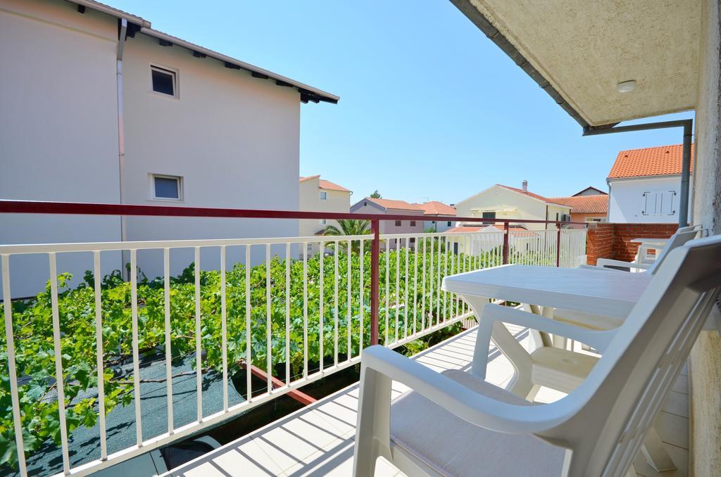 Apartments Branko Vodice Esterno foto