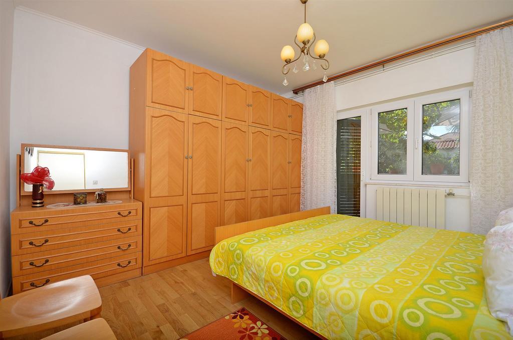 Apartments Branko Vodice Esterno foto