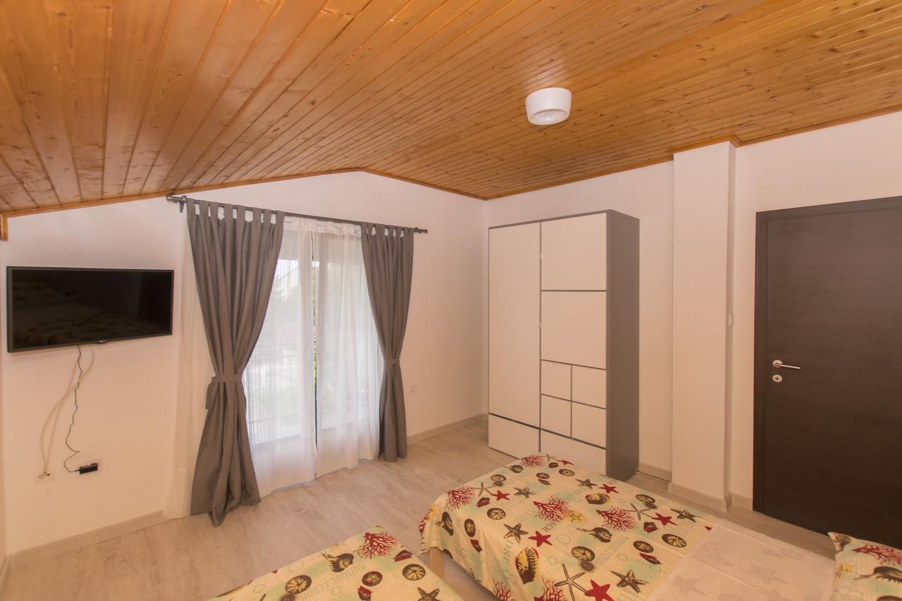 Apartments Branko Vodice Esterno foto