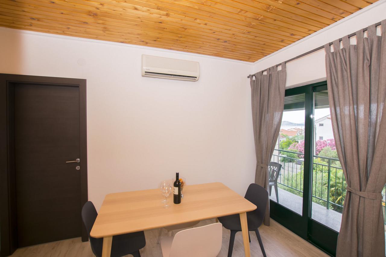 Apartments Branko Vodice Esterno foto