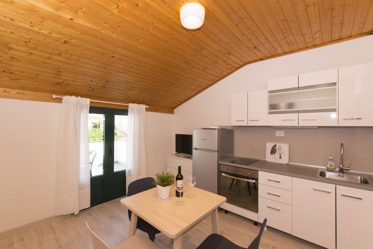 Apartments Branko Vodice Esterno foto