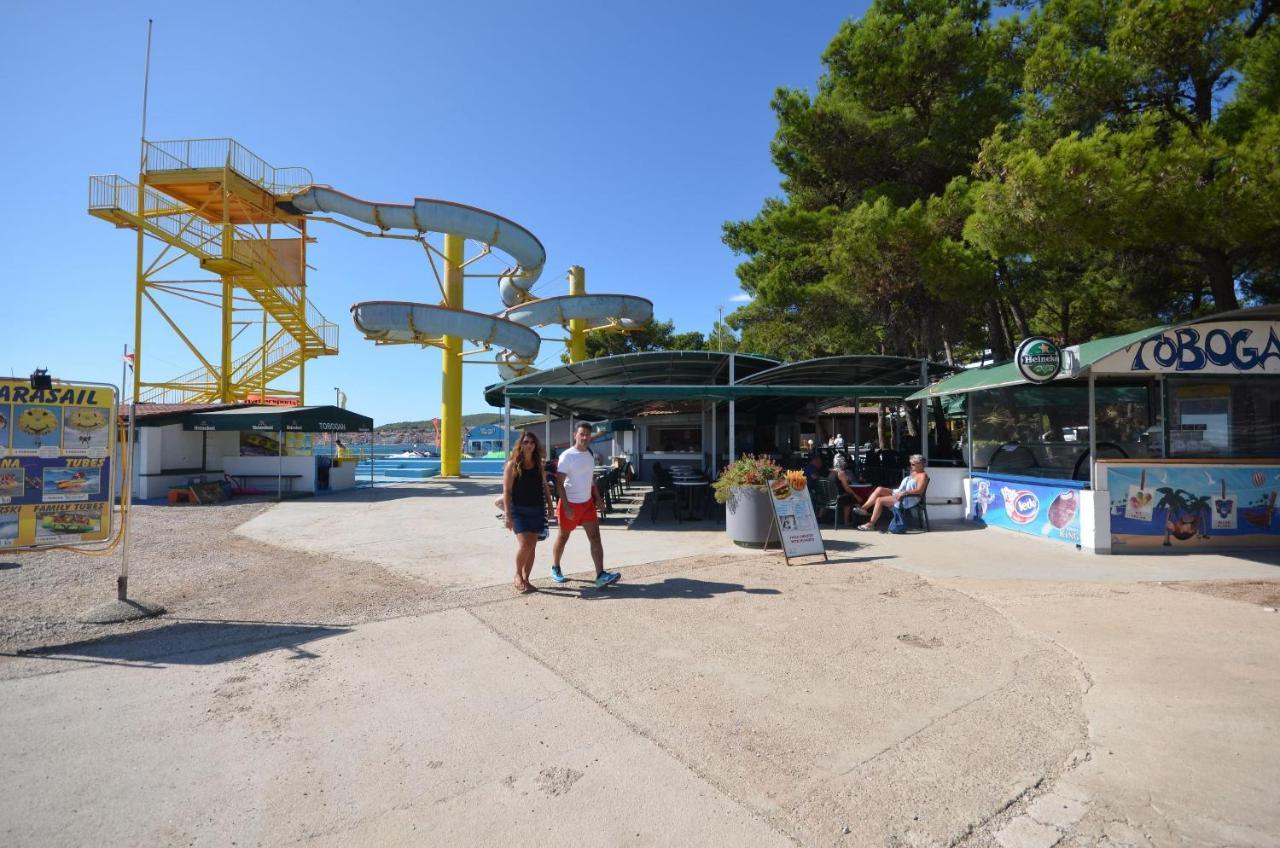 Apartments Branko Vodice Esterno foto